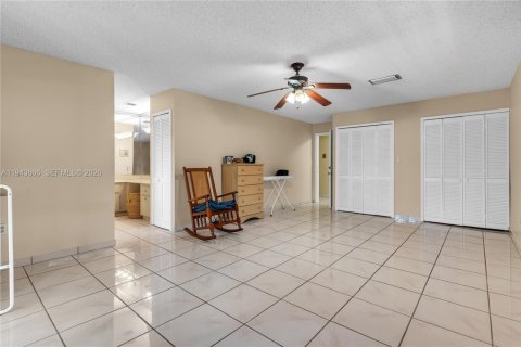 Casa en venta en Miami, Florida, 3 dormitorios, 193.98 m2 № 2002503 - foto 23