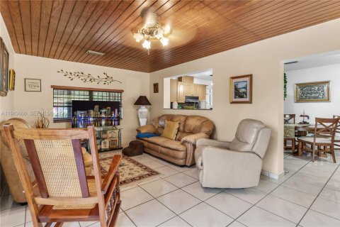 Casa en venta en Miami, Florida, 3 dormitorios, 193.98 m2 № 2002503 - foto 19
