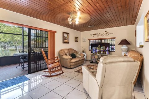 Casa en venta en Miami, Florida, 3 dormitorios, 193.98 m2 № 2002503 - foto 20