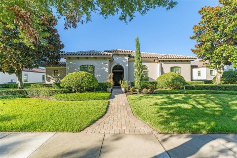 House in Windermere, Florida 4 bedrooms, 283.26 sq.m. № 1803401 - photo 1