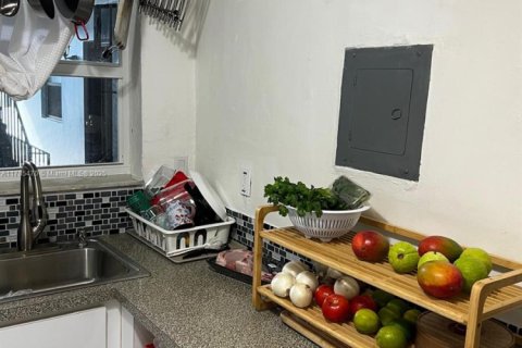 Condo in North Miami Beach, Florida, 1 bedroom  № 1862798 - photo 8