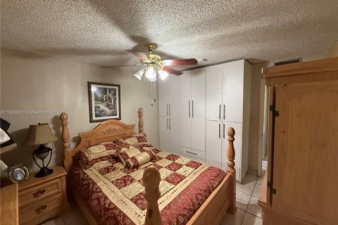 Купить кондоминиум в Хайалиа, Флорида 2 спальни, 87.33м2, № 1932246 - фото 10