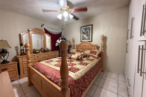 Купить кондоминиум в Хайалиа, Флорида 2 спальни, 87.33м2, № 1932246 - фото 12