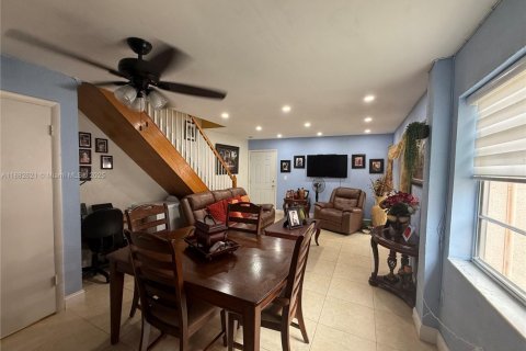 Купить кондоминиум в Хайалиа, Флорида 2 спальни, 87.33м2, № 1932246 - фото 4