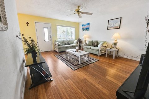 Copropriété à louer à Seminole, Floride: 2 chambres, 81.2 m2 № 2320831 - photo 2