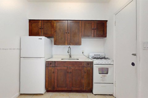 Apartamento en alquiler en Miami, Florida, 27.87 m2 № 2014191 - foto 9