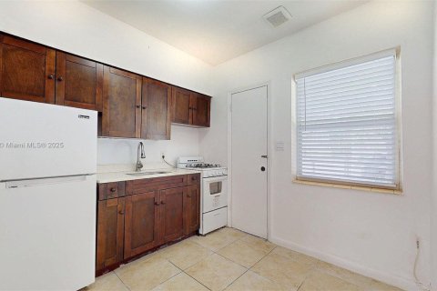 Apartamento en alquiler en Miami, Florida, 27.87 m2 № 2014191 - foto 7