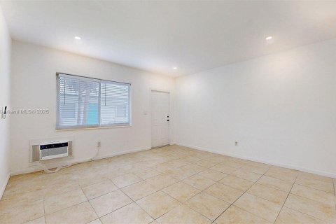 Apartamento en alquiler en Miami, Florida, 27.87 m2 № 2014191 - foto 16