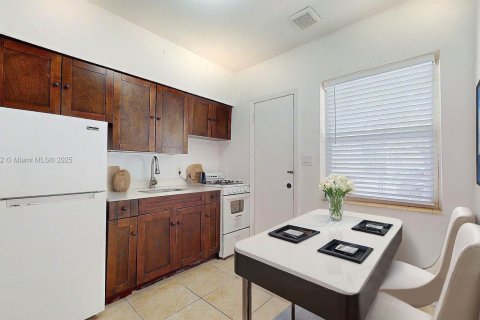 Apartamento en alquiler en Miami, Florida, 27.87 m2 № 2014191 - foto 8