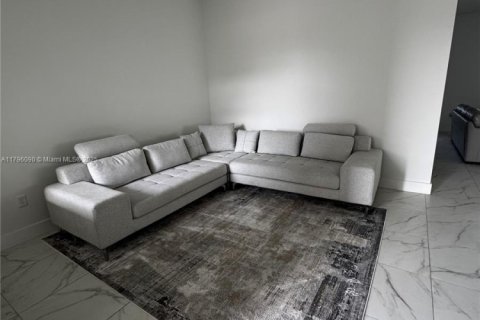 House in Miramar, Florida 5 bedrooms, 314.1 sq.m. № 1865473 - photo 3