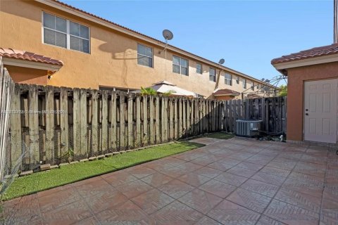 Touwnhouse à louer à Miami Lakes, Floride: 3 chambres, 134.71 m2 № 1975855 - photo 3