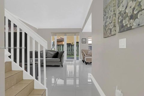 Touwnhouse à louer à Miami Lakes, Floride: 3 chambres, 134.71 m2 № 1975855 - photo 2