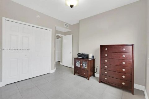 Touwnhouse à louer à Miami Lakes, Floride: 3 chambres, 134.71 m2 № 1975855 - photo 17