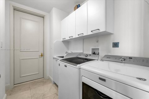 Condominio en venta en Aventura, Florida, 3 dormitorios, 313.45 m2 № 1980043 - foto 9