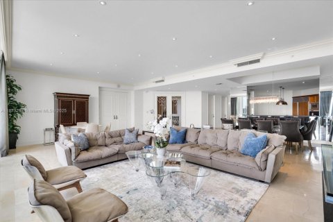 Condominio en venta en Aventura, Florida, 3 dormitorios, 313.45 m2 № 1980043 - foto 2