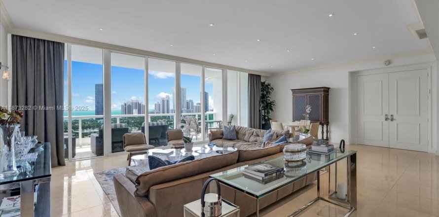 Condominio en Aventura, Florida, 3 dormitorios  № 1980043