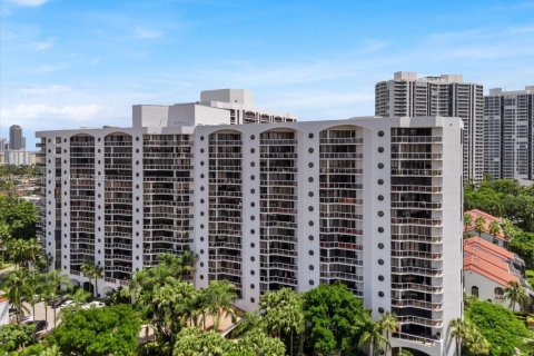 Купить кондоминиум в Авентура, Флорида 2 спальни, 110.27м2, № 2022526 - фото 4