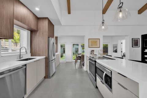 Купить виллу или дом в Майами, Флорида 3 спальни, 176.14м2, № 1954014 - фото 11