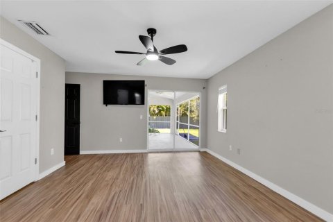 Villa ou maison à vendre à North Port, Floride: 3 chambres, 131.27 m2 № 1902267 - photo 17
