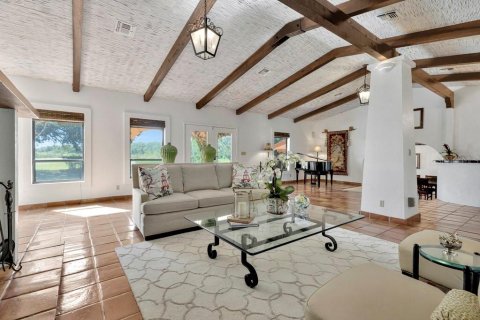 House in Okeechobee, Florida 4 bedrooms, 1168.8 sq.m. № 1395345 - photo 15