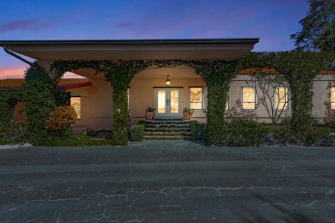 House in Okeechobee, Florida 4 bedrooms, 1168.8 sq.m. № 1395345 - photo 6