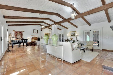 House in Okeechobee, Florida 4 bedrooms, 1168.8 sq.m. № 1395345 - photo 12