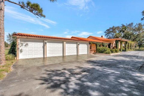 House in Okeechobee, Florida 4 bedrooms, 1168.8 sq.m. № 1395345 - photo 3