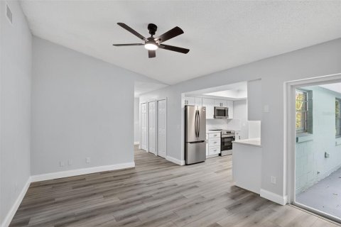 Casa en venta en Orlando, Florida, 4 dormitorios, 182.09 m2 № 1911631 - foto 12