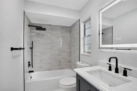 Casa en venta en Orlando, Florida, 4 dormitorios, 182.09 m2 № 1911631 - foto 22