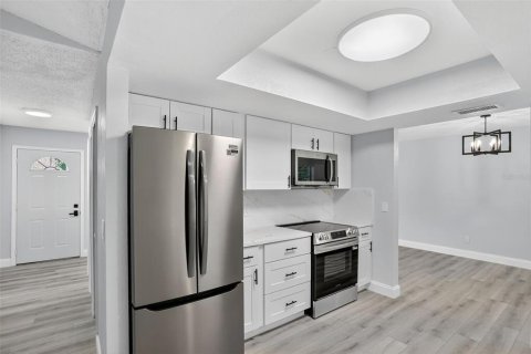 Casa en venta en Orlando, Florida, 4 dormitorios, 182.09 m2 № 1911631 - foto 10