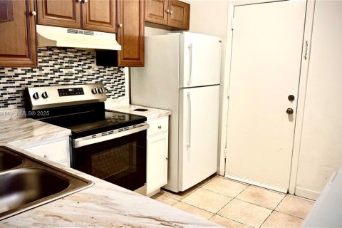 Copropriété à vendre à Lauderdale Lakes, Floride: 2 chambres, 102.19 m2 № 1979302 - photo 10