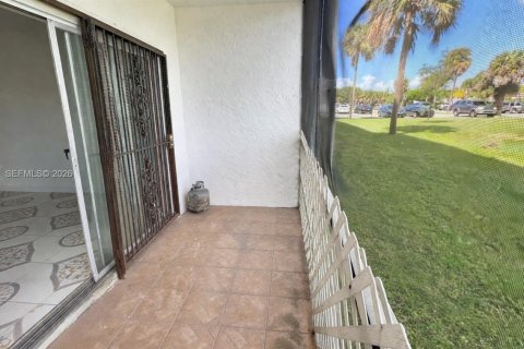Condo in Lauderdale Lakes, Florida, 2 bedrooms  № 1979302 - photo 22