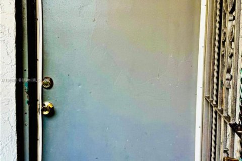 Copropriété à vendre à Lauderdale Lakes, Floride: 2 chambres, 102.19 m2 № 1979302 - photo 4