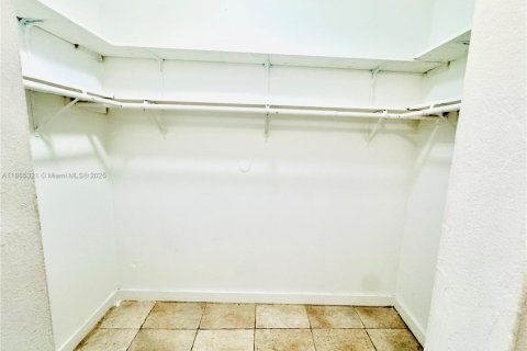 Copropriété à vendre à Lauderdale Lakes, Floride: 2 chambres, 102.19 m2 № 1979302 - photo 18