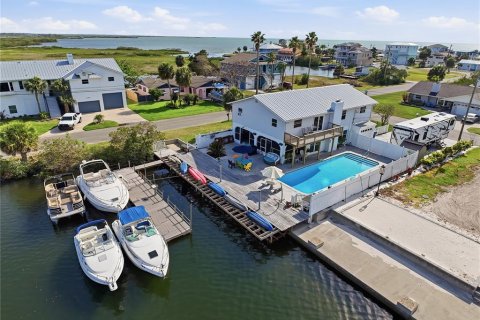 Casa en Hernando Beach, Florida 5 dormitorios, 264.59 m2 № 2217546