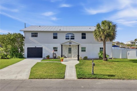 Casa en venta en Hernando Beach, Florida, 5 dormitorios, 264.59 m2 № 2217546 - foto 2