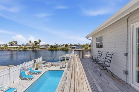 Casa en venta en Hernando Beach, Florida, 5 dormitorios, 264.59 m2 № 2217546 - foto 29