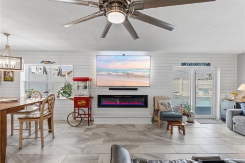 Casa en venta en Hernando Beach, Florida, 5 dormitorios, 264.59 m2 № 2217546 - foto 11
