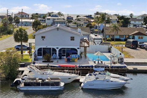 Casa en venta en Hernando Beach, Florida, 5 dormitorios, 264.59 m2 № 2217546 - foto 6