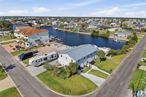Casa en venta en Hernando Beach, Florida, 5 dormitorios, 264.59 m2 № 2217546 - foto 8