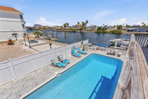 Casa en venta en Hernando Beach, Florida, 5 dormitorios, 264.59 m2 № 2217546 - foto 30