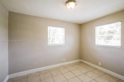 Villa ou maison à louer à Margate, Floride: 4 chambres, 134.52 m2 № 2168591 - photo 12