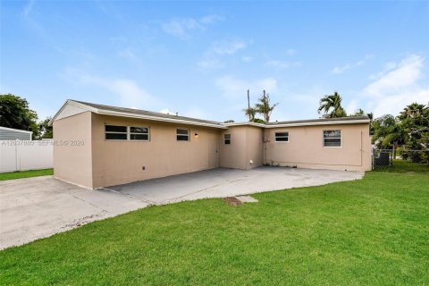 Villa ou maison à louer à Margate, Floride: 4 chambres, 134.52 m2 № 2168591 - photo 18