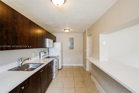 Villa ou maison à louer à Margate, Floride: 4 chambres, 134.52 m2 № 2168591 - photo 7