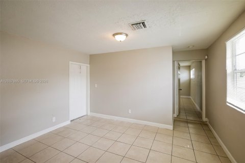 Villa ou maison à louer à Margate, Floride: 4 chambres, 134.52 m2 № 2168591 - photo 15