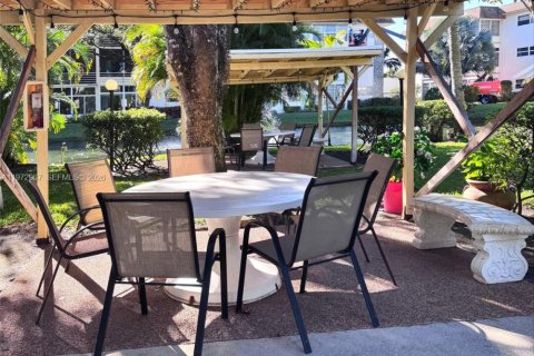 Condominio en venta en Lauderdale Lakes, Florida, 2 dormitorios, 87.7 m2 № 2033192 - foto 24