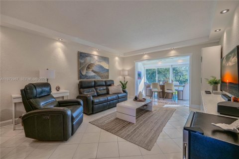 Condominio en venta en Lauderdale Lakes, Florida, 2 dormitorios, 87.7 m2 № 2033192 - foto 5