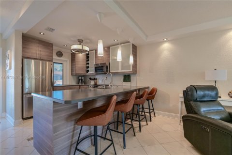 Condominio en venta en Lauderdale Lakes, Florida, 2 dormitorios, 87.7 m2 № 2033192 - foto 6