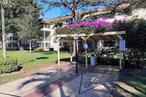 Condominio en venta en Lauderdale Lakes, Florida, 2 dormitorios, 87.7 m2 № 2033192 - foto 25