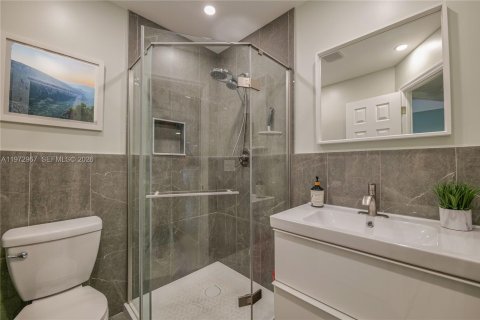 Condominio en venta en Lauderdale Lakes, Florida, 2 dormitorios, 87.7 m2 № 2033192 - foto 12